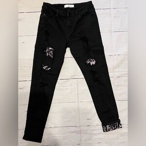 Women’s Black Kancan distressed animal print jeans size 11/29